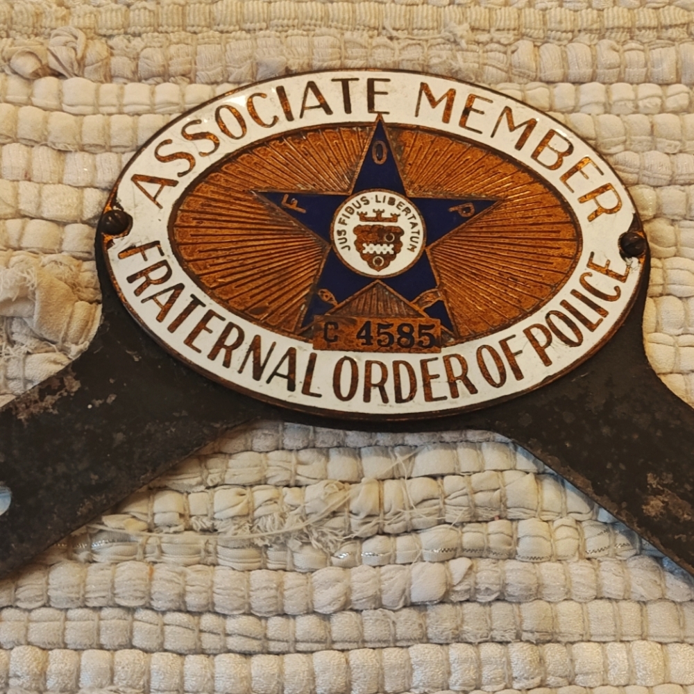 Fraternal Order of Police Associate Member ANTIQUE 1920-1930s RARE TOPPER EMBLEM